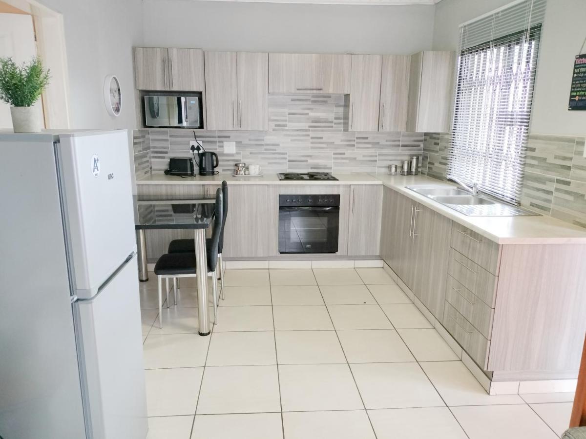 Sunrise Guesthouse Pretoria-Noord Extérieur photo