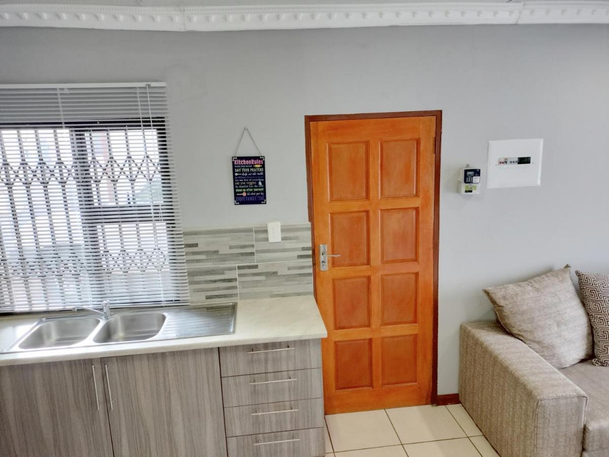 Sunrise Guesthouse Pretoria-Noord Extérieur photo