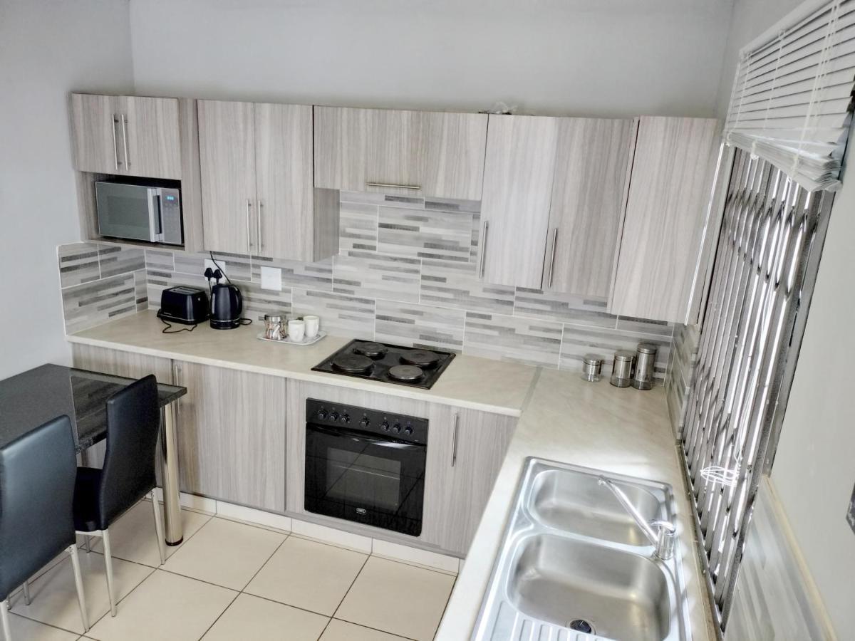 Sunrise Guesthouse Pretoria-Noord Extérieur photo
