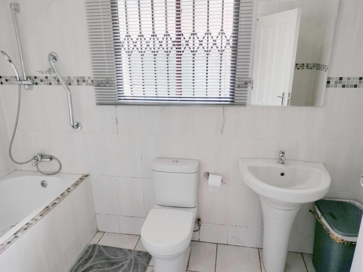 Sunrise Guesthouse Pretoria-Noord Extérieur photo