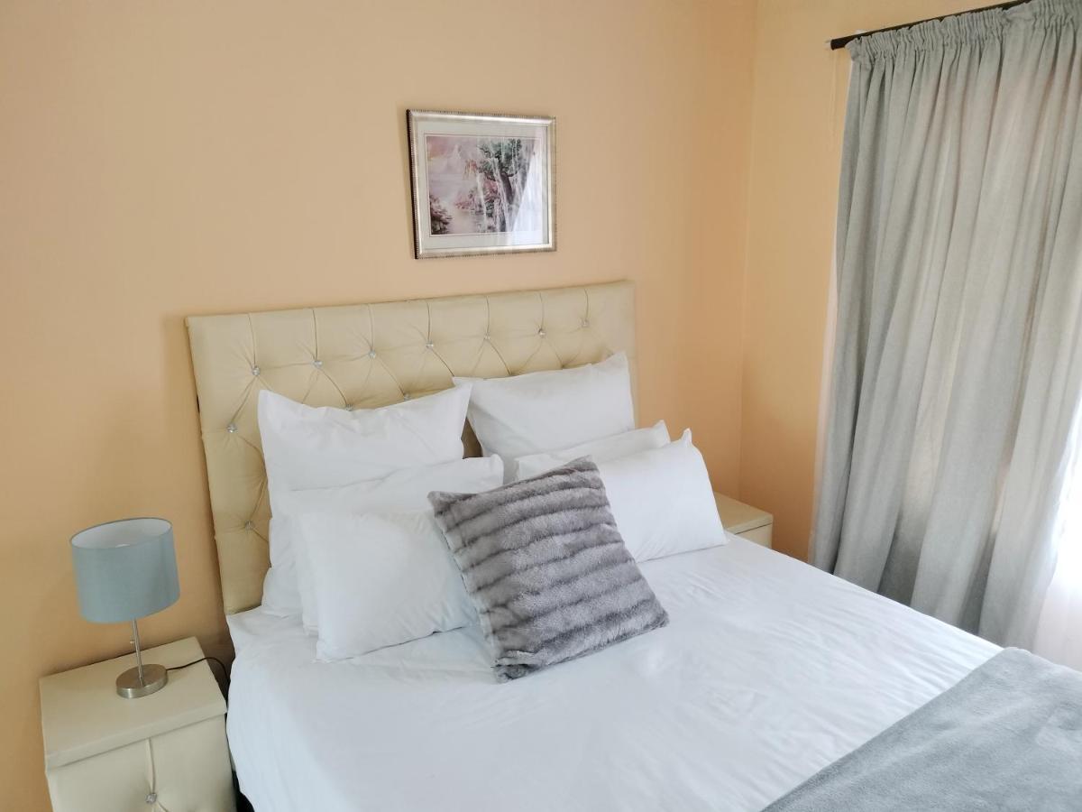 Sunrise Guesthouse Pretoria-Noord Extérieur photo
